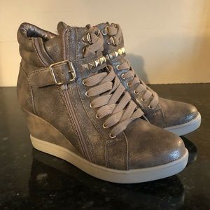 Lace/Zip Up Bootie Heel